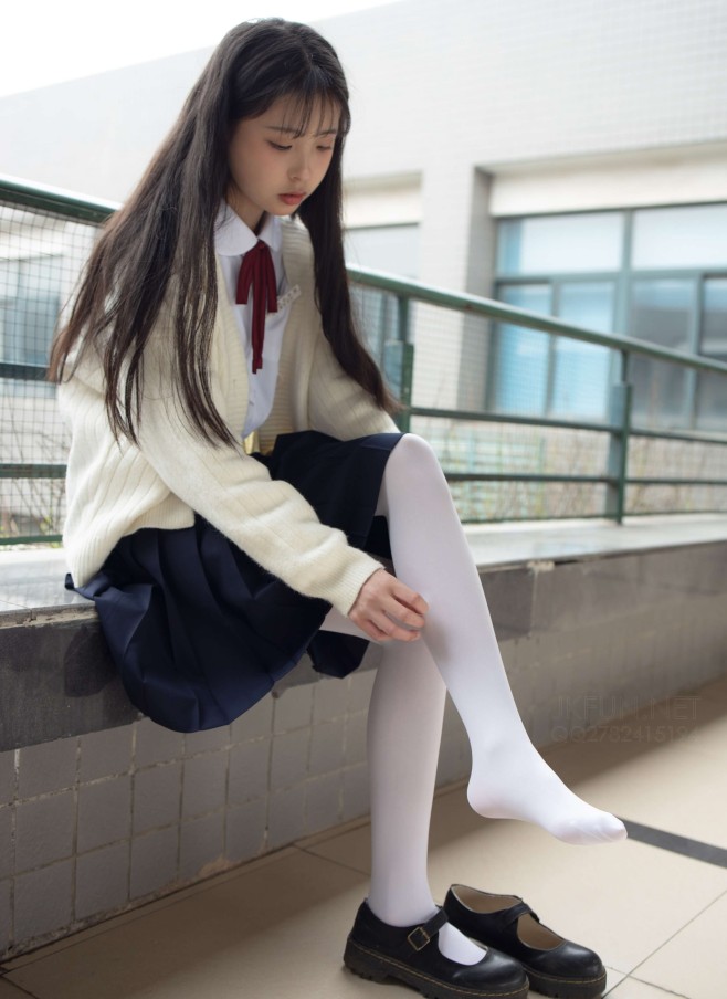 森萝财团 – [JKFUN-001] 甜米 纯纯的白丝学妹